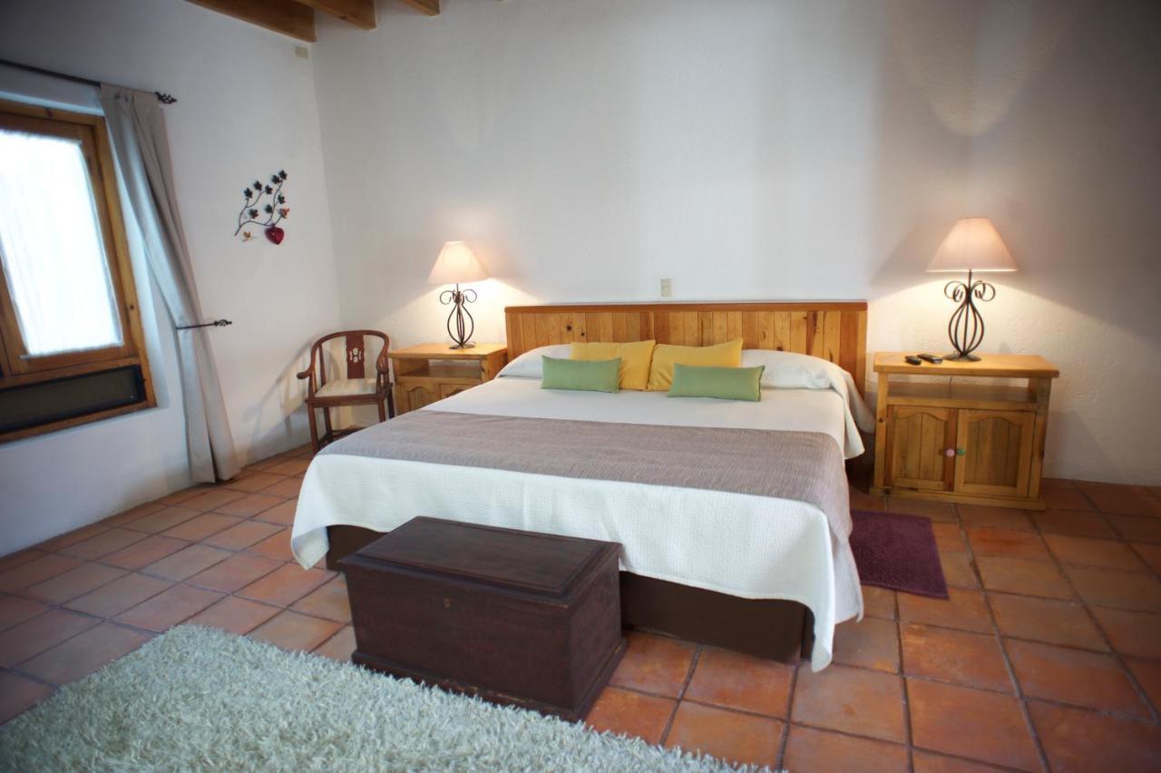 La Casona De Los Colibries El Pueblito  Room photo