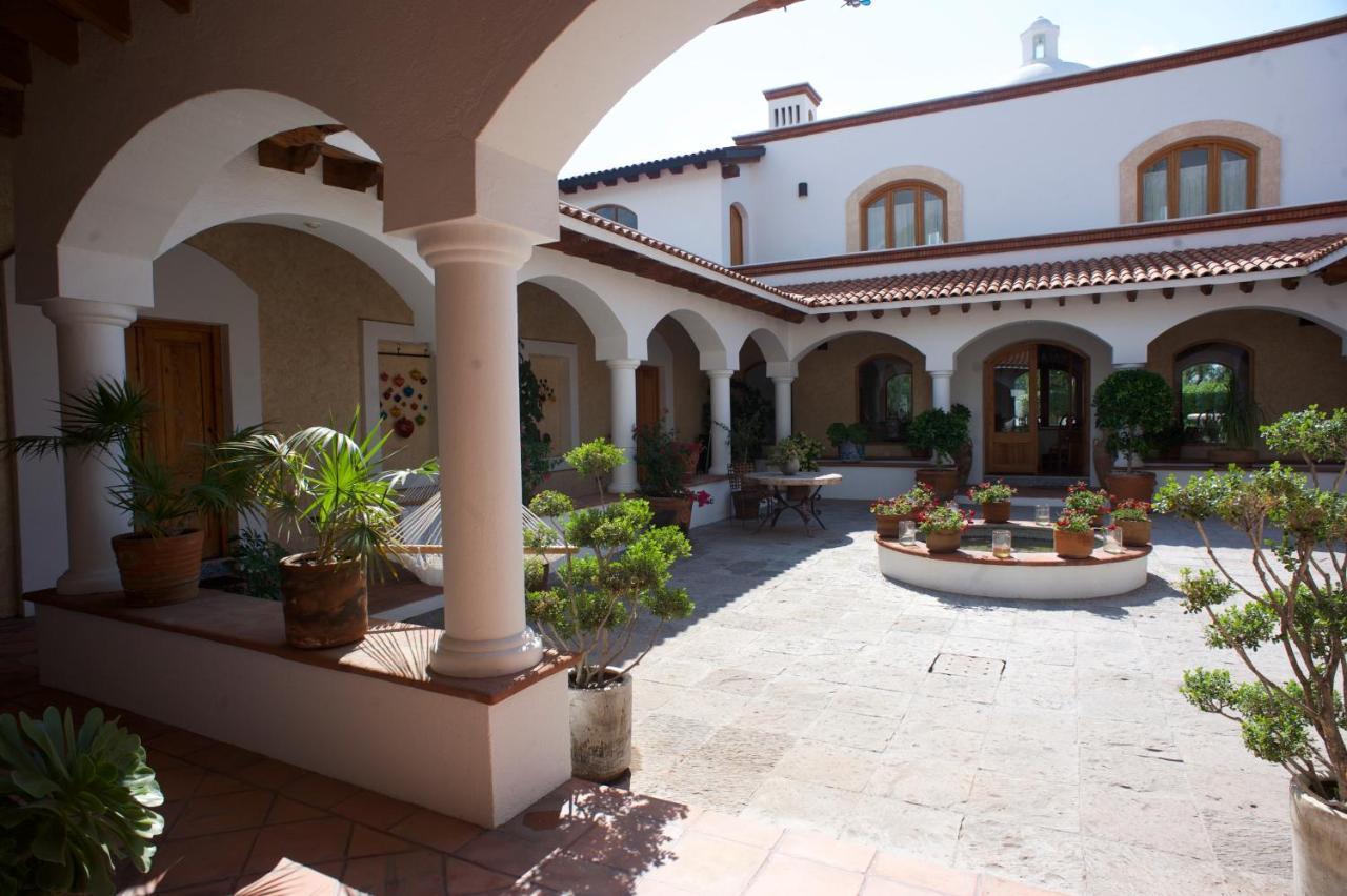La Casona De Los Colibries El Pueblito  Exterior photo